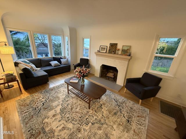 Foto del edificio - 2371 Foster Ave