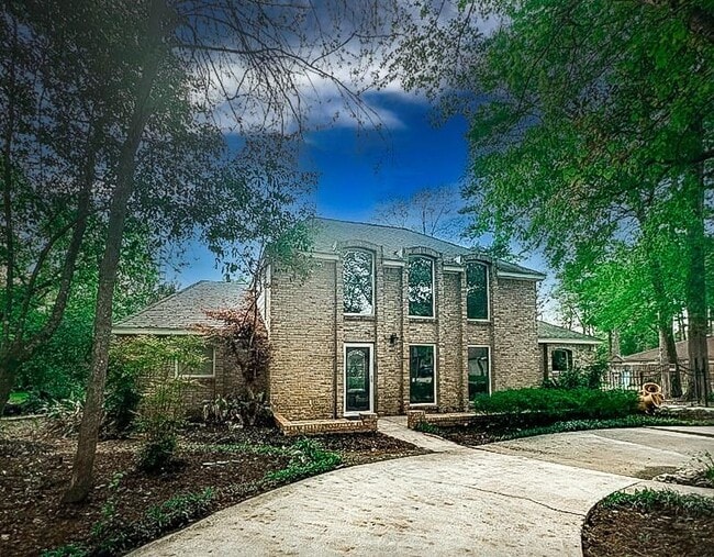 Building Photo - 537 Natchez Park