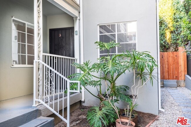 Building Photo - 1756 Malcolm Ave