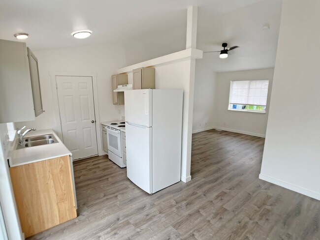 Foto del edificio - Beautifully Renovated Single Level Home in...