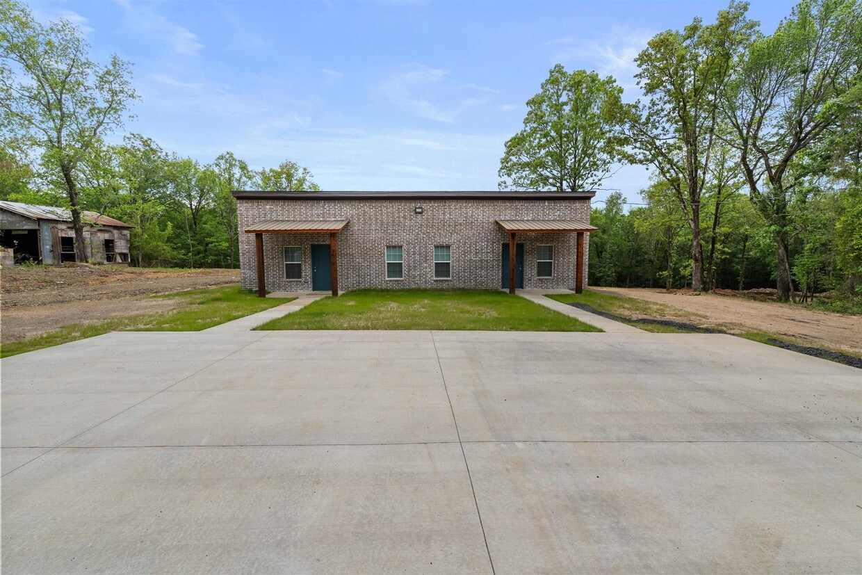 2419 W Maddox Rd, Jacksonville, AR 72076 Townhome Rentals in