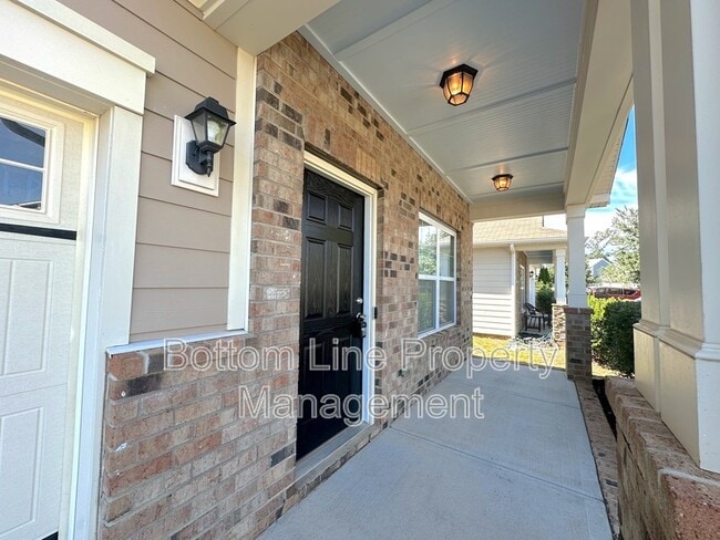 Foto del edificio - 137 Willow Valley Dr