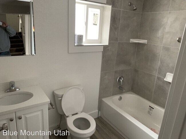 Building Photo - 4 br, 2 bath House - 4765 S 575 W
