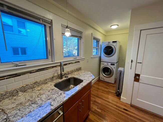 Washer/Dryer - 27 Harriet St