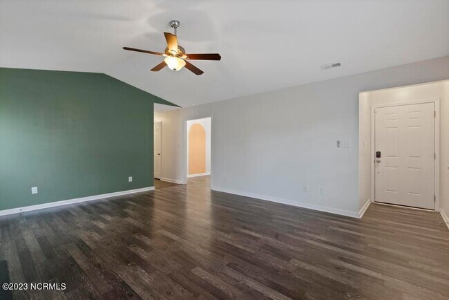 Foto del edificio - 426 Boysenberry Ln
