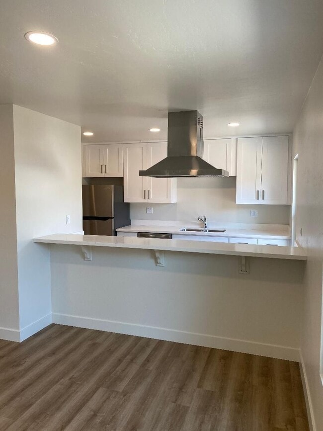 Building Photo - 2048 Swazey St