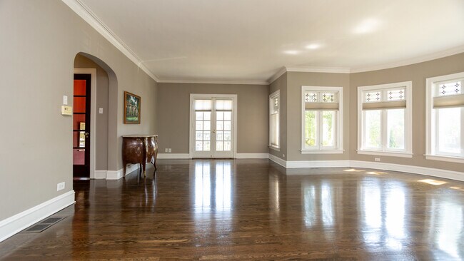 Foto del edificio - 2954 W Sunnyside Ave