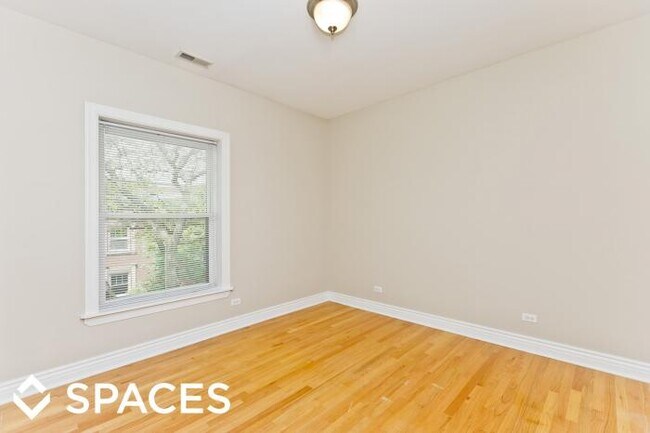 Foto del edificio - 2 bedroom in Chicago IL 60626