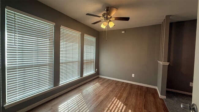 Building Photo - 8110 Streamside Dr