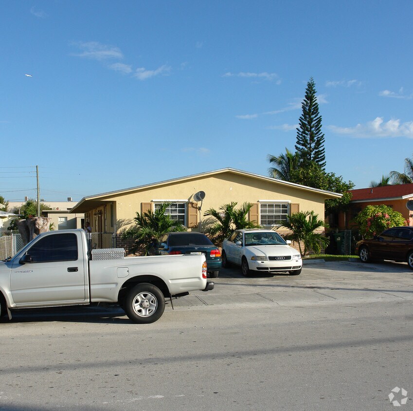 Building Photo - 10861 SW 7th St