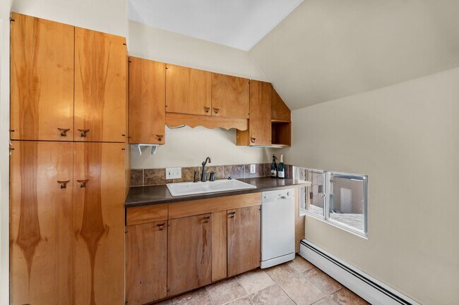 Foto del edificio - 1151 Monroe St