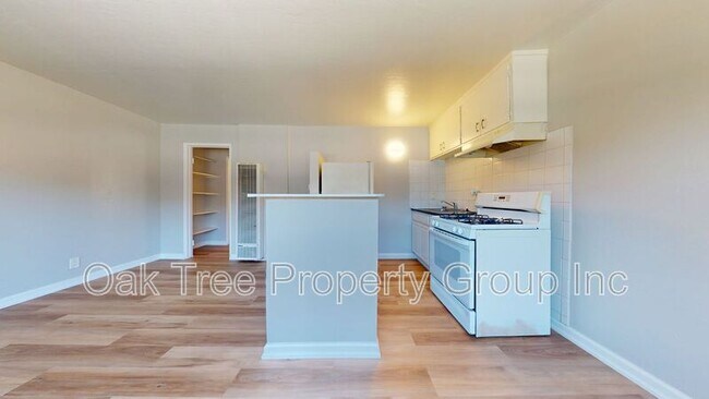 Foto del edificio - 2274-2274 E 15th St