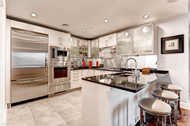 Building Photo - 3 br, 3 bath Condo - 2337 Chapel Dr # 9