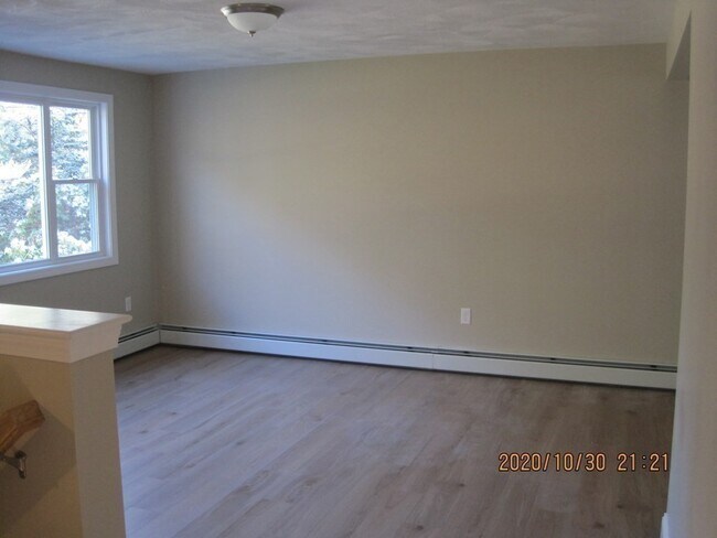 Building Photo - 9 Rickard St