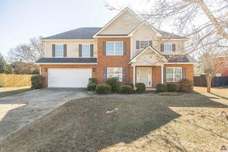 Building Photo - 104 Rosales Dr