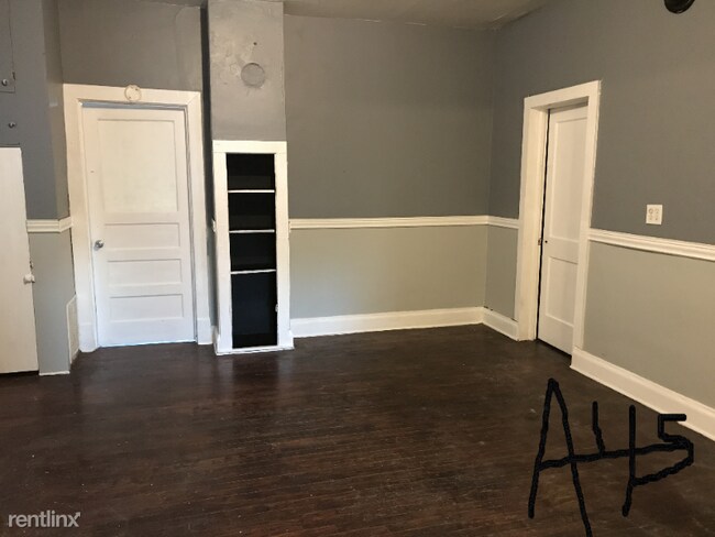 Foto del edificio - 4 br, 1 bath House - 322 South Main St
