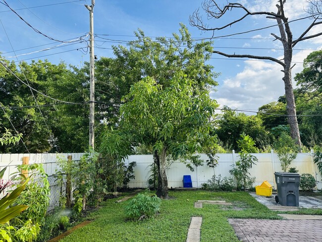 Building Photo - 4862 Tortuga Dr