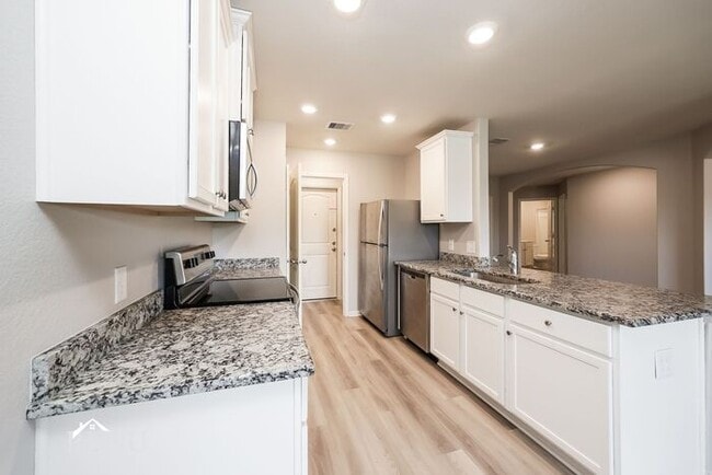 Building Photo - 25397 Cypress Bend Dr