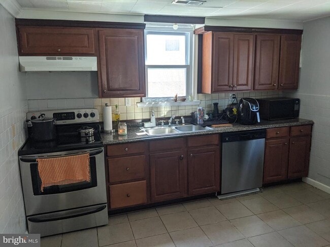 Building Photo - 5949 Baltimore St