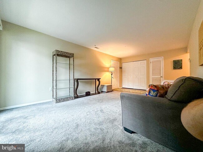 Foto del edificio - 15 Scotch Pine Dr