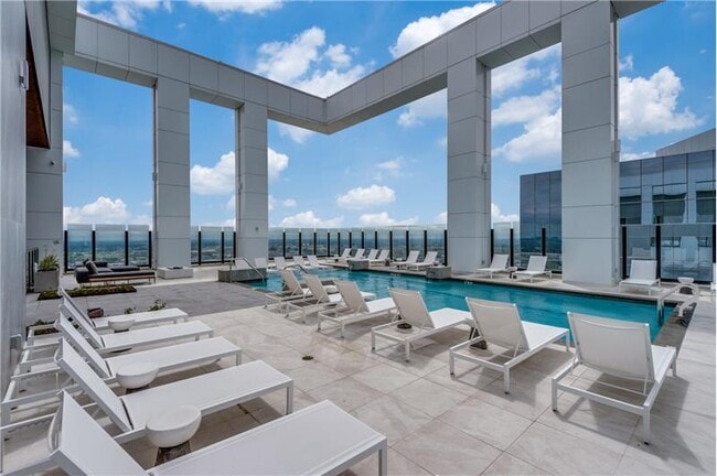 Foto del edificio - 807 Crawford St