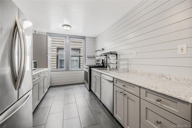 Building Photo - 151 Burhans Ave