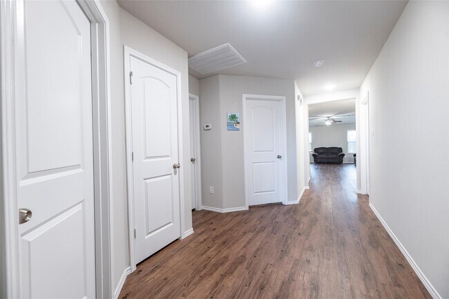 Foto del edificio - 5519 Peralta Mills Way