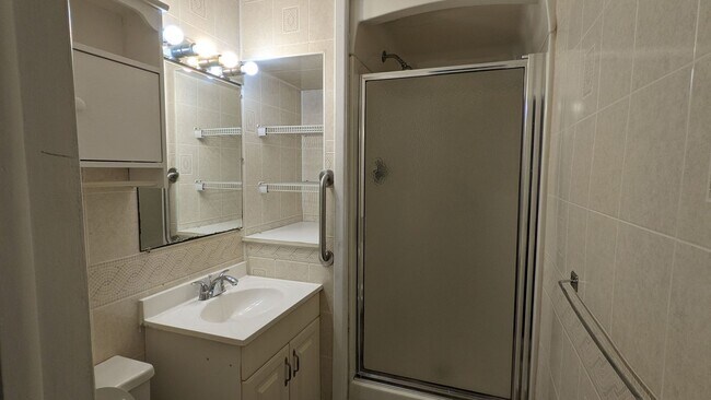 Foto del edificio - Charming 2-Bedroom 1-Bathroom Single Family Home Near Foxwoods