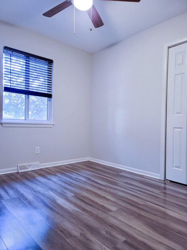 Foto del edificio - 7219 Montana Ave