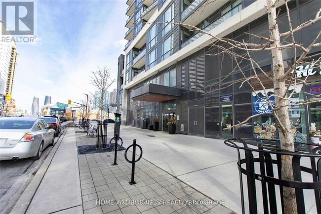 Building Photo - 510-1510 Curran Place
