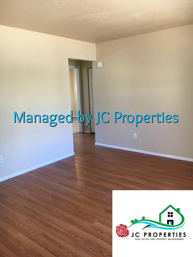 Foto del edificio - 4235 Forrest Hill Pl