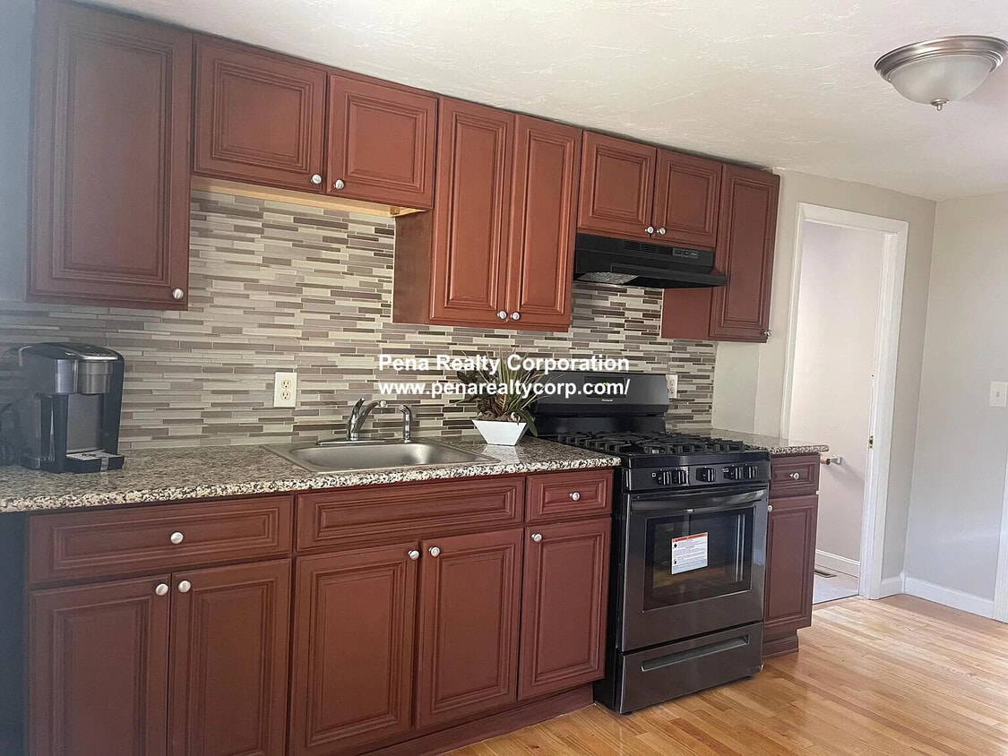 130 South St, Randolph, MA 02368 Condo for Rent in Randolph, MA