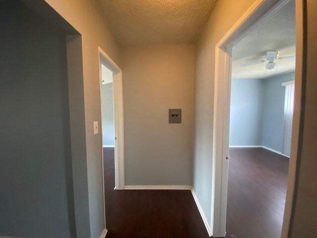 Foto del edificio - 853-857 Glenway Dr