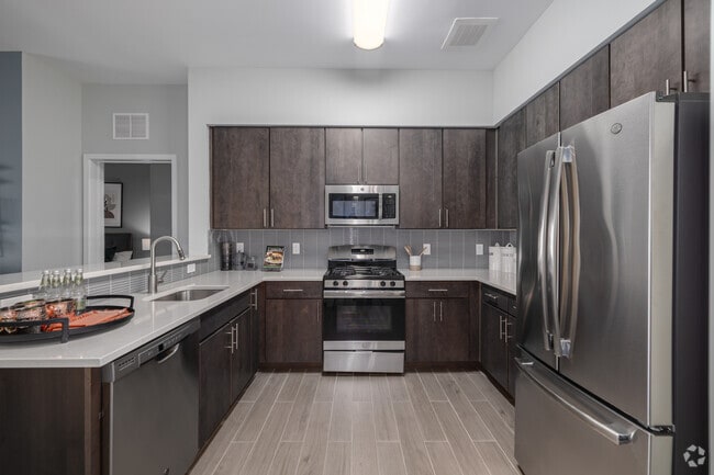 2BR, 2BA - 1,100SF - Kitchen - Grove Crossing