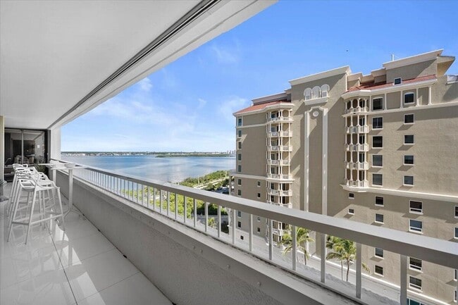 Building Photo - 5280 N Ocean Dr