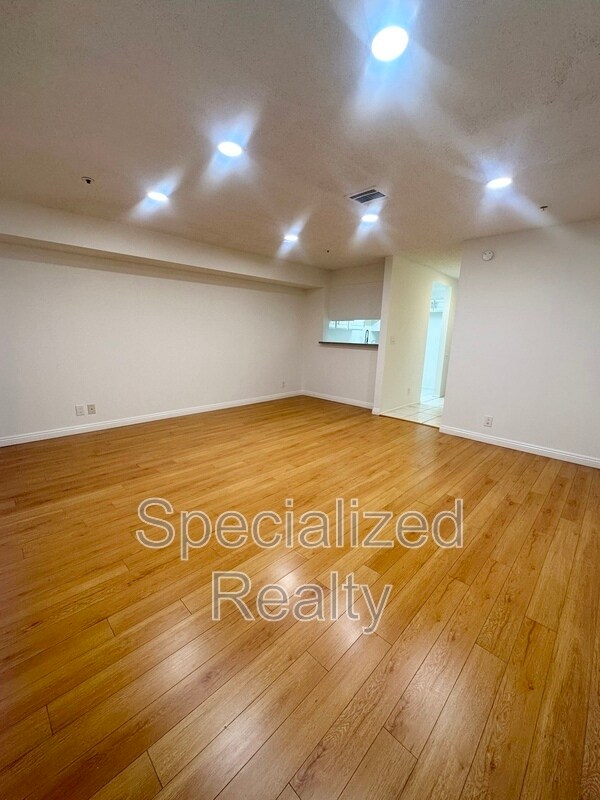 Foto del edificio - 621 N Louise St