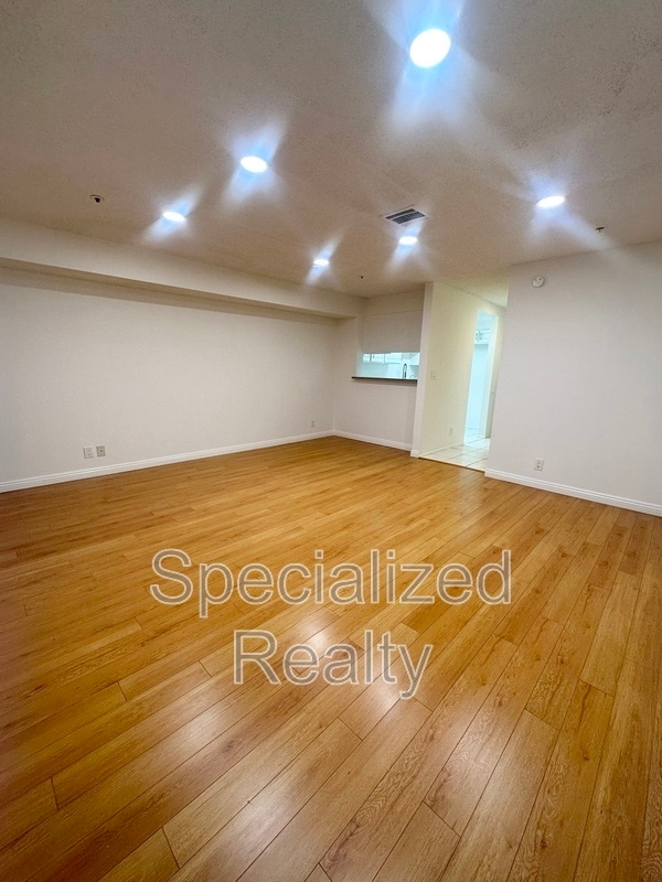 Building Photo - 621 N Louise St