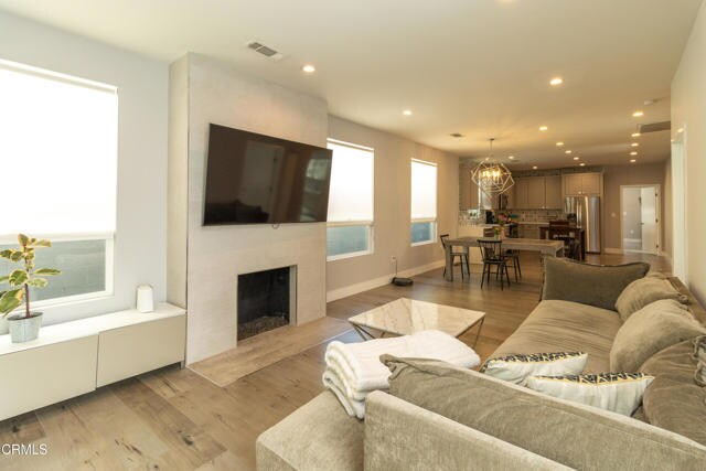 Building Photo - 2020 W 64th St