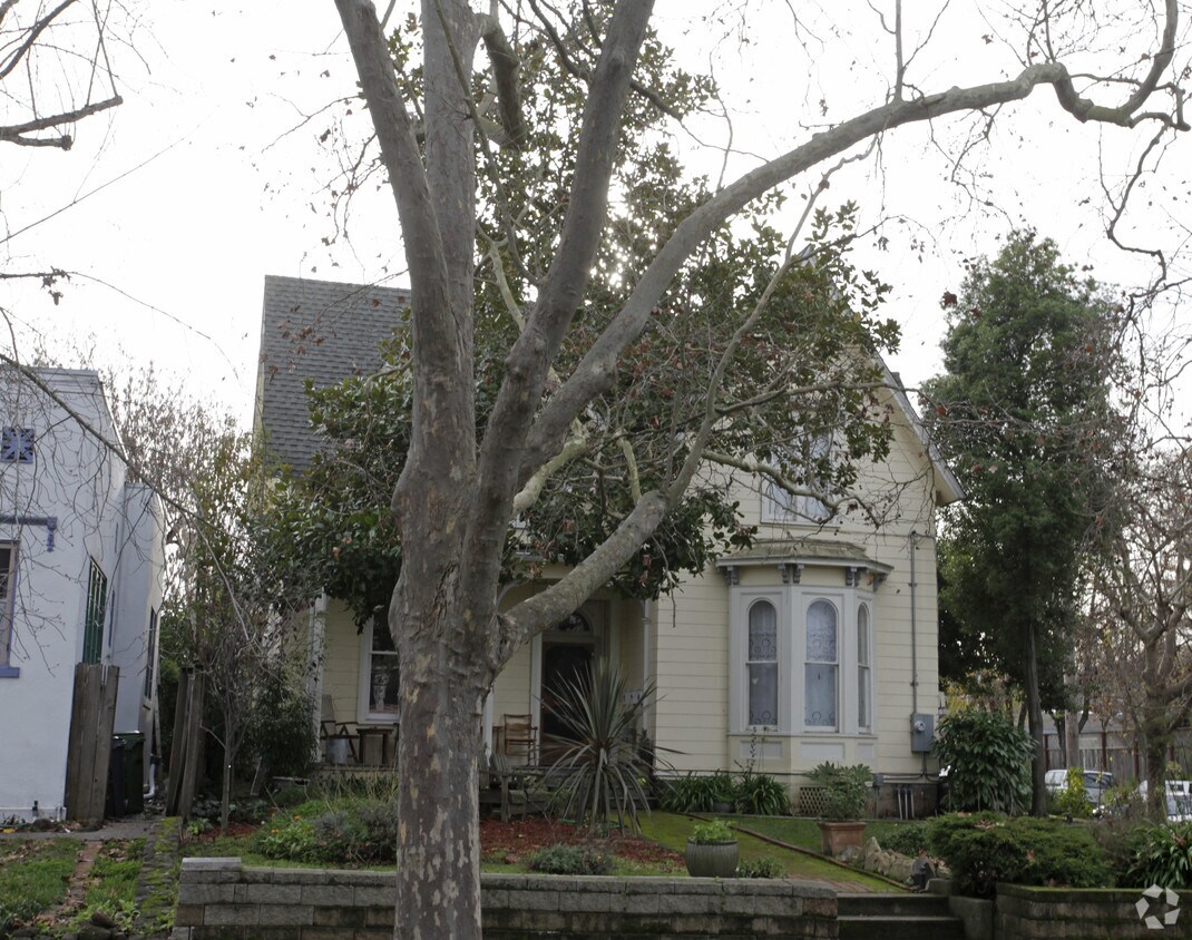 Primary Photo - 400 6th St