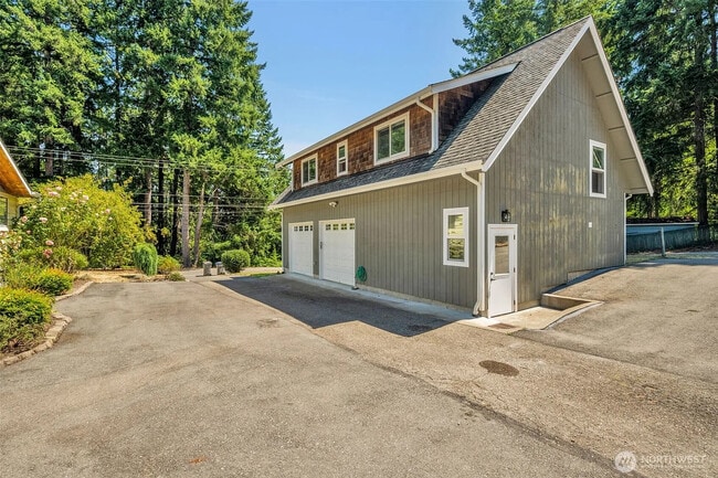 Building Photo - 6519 Illahee Rd NE