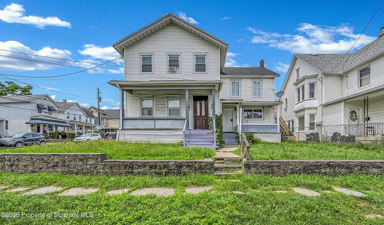 Primary Photo - 301 N Bromley Ave
