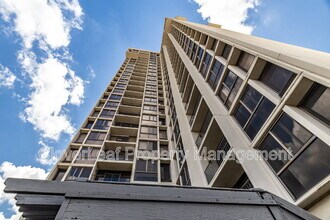 Building Photo - 7701 Wurzbach Rd