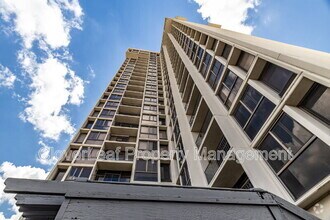 Building Photo - 7701 Wurzbach Rd