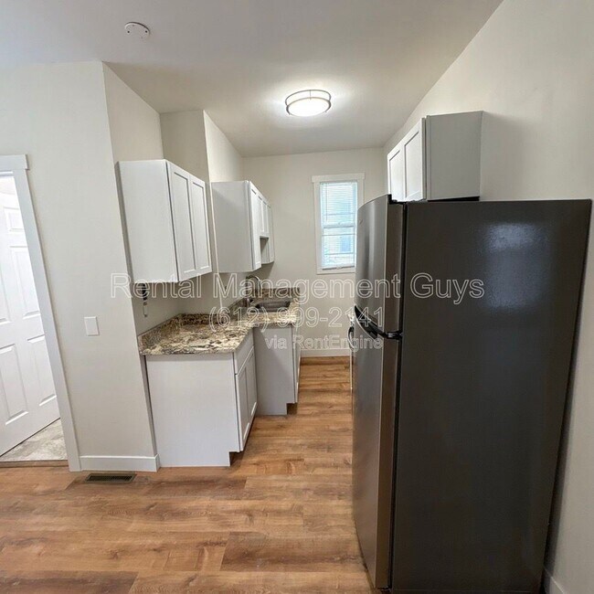 Foto del edificio - 2631 N Girard Ave