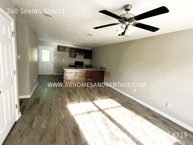 Foto del edificio - 240 Spring St