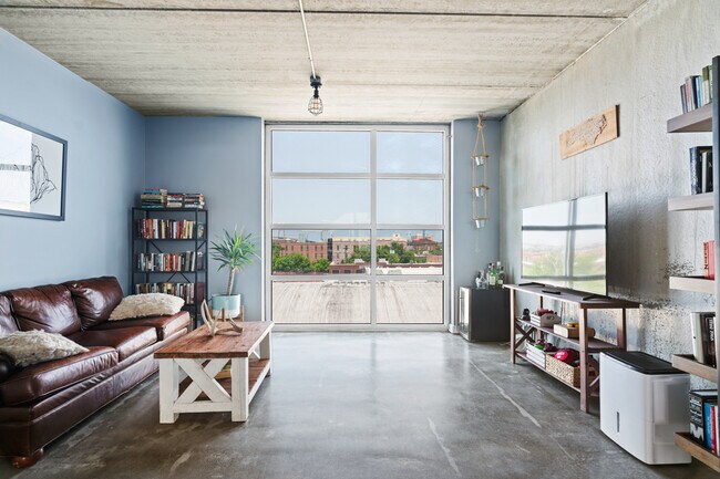 Foto del edificio - 545 Berrien St