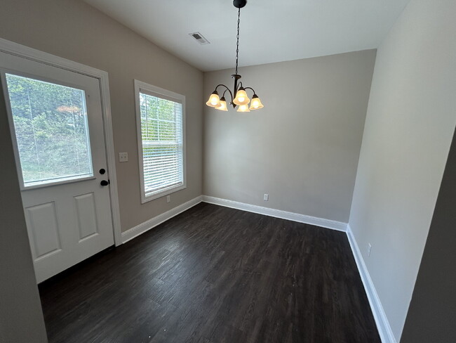 Foto del edificio - New Apartments Near TTU! 2BD 2.5 BA Townho...