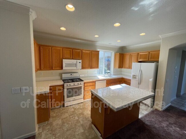 Building Photo - 173 Bouquet Cir
