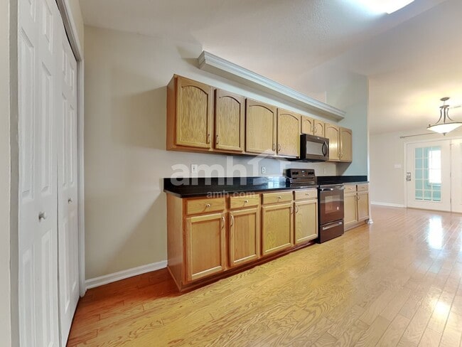 Foto del edificio - 1710 Stilwell Cir