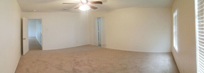 Building Photo - 4600 Hank Dr